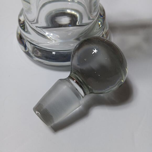 Crystal Decanter 11" tall (sith stopper) Clear Floral Cut Design Handle - Picture 11 of 13